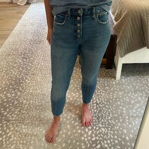 Abercrombie & Fitch. The Skinny High Rise. Curve Love. 26/2s.